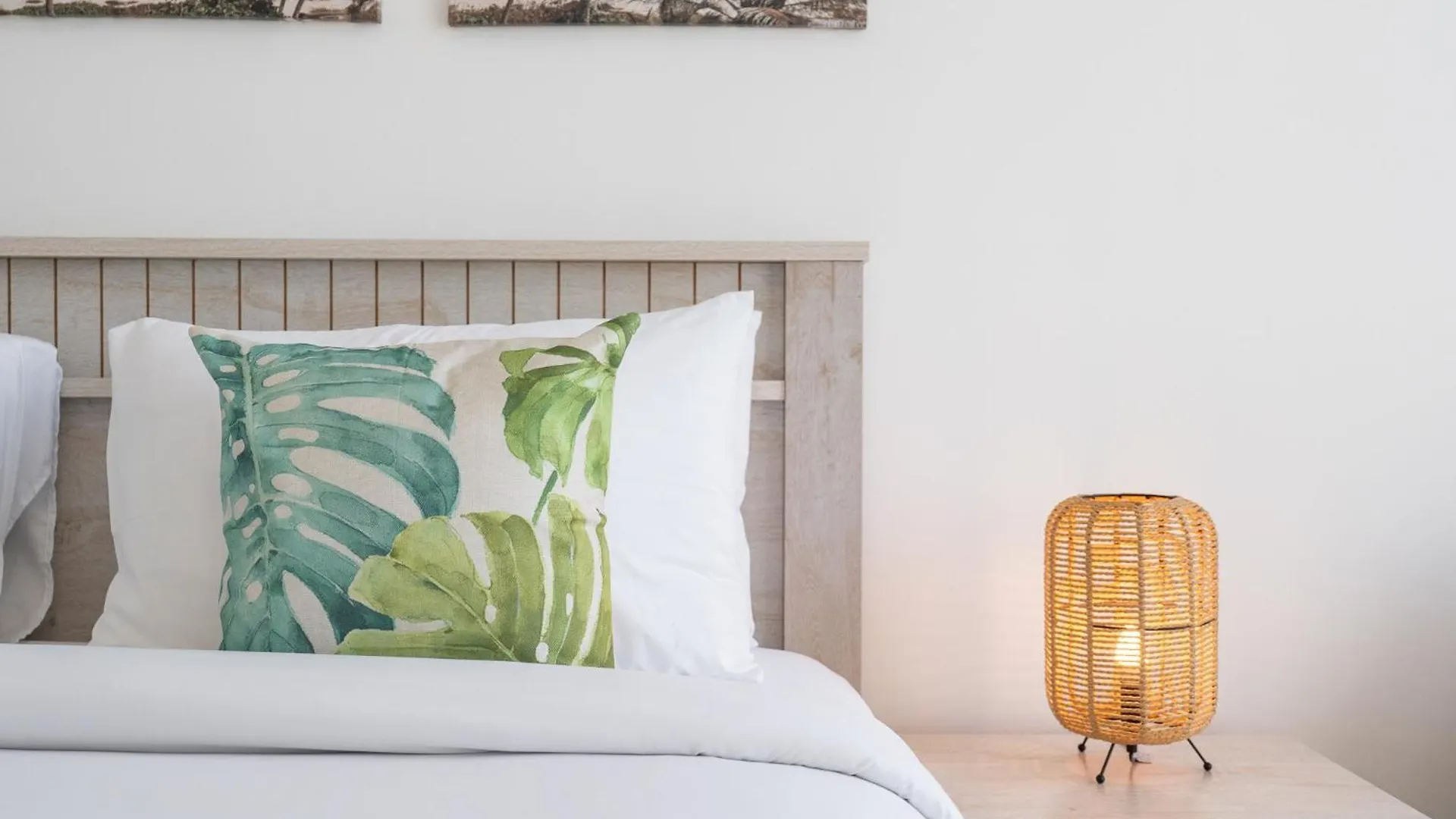 Bright And Stylish Studio In Jvc With Skyline View 두바이